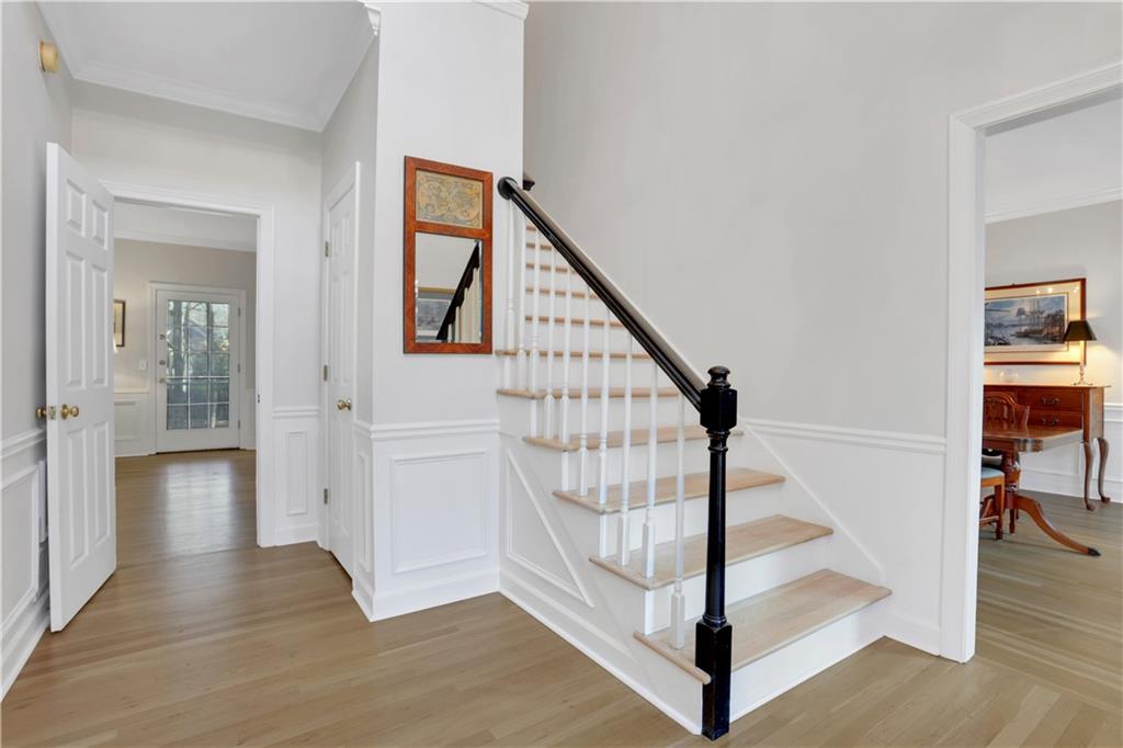 2405 Kimbrough Court Sandy Springs, GA 30350 - Photo 12 of 62