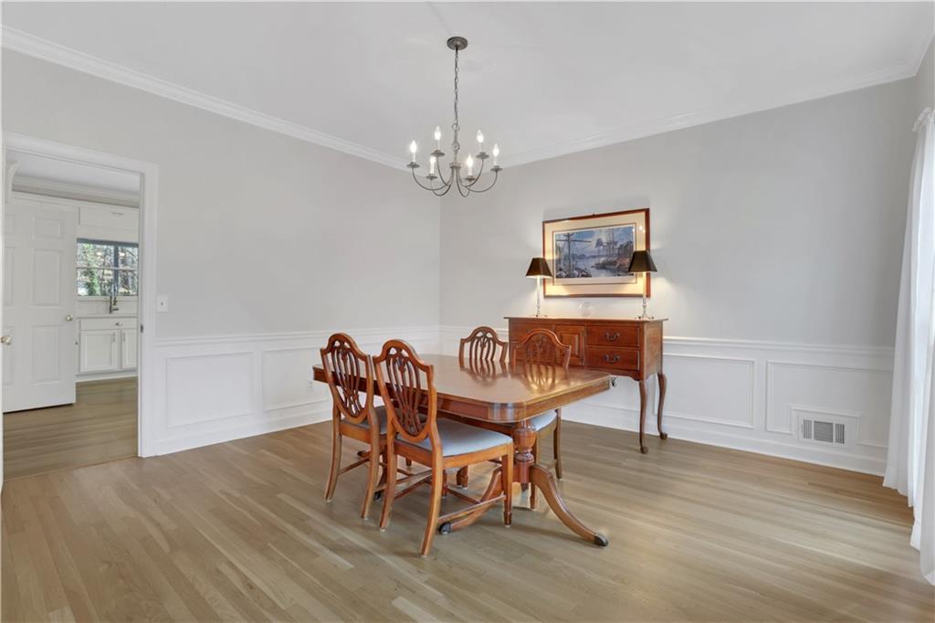 2405 Kimbrough Court Sandy Springs, GA 30350 - Photo 15 of 62