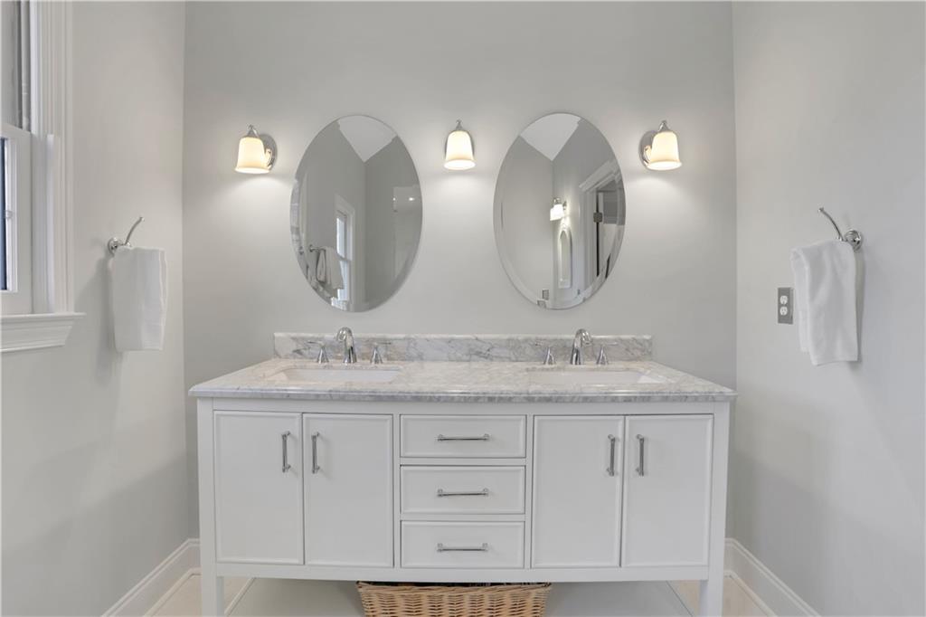 2405 Kimbrough Court Sandy Springs, GA 30350 - Photo 28 of 62