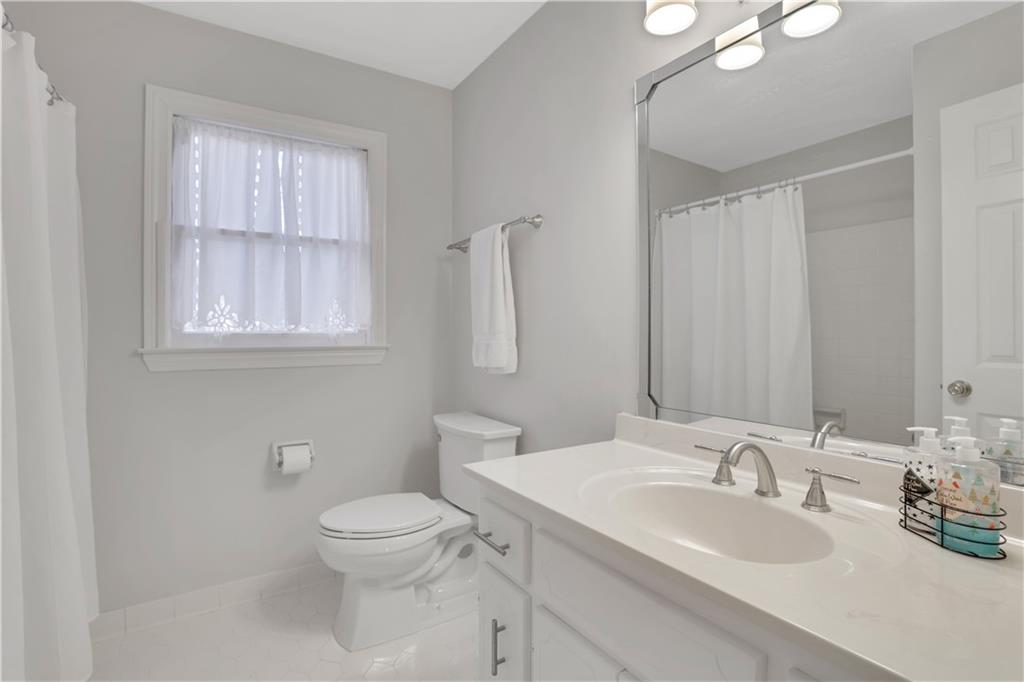 2405 Kimbrough Court Sandy Springs, GA 30350 - Photo 32 of 62