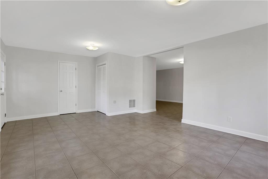 2405 Kimbrough Court Sandy Springs, GA 30350 - Photo 37 of 62