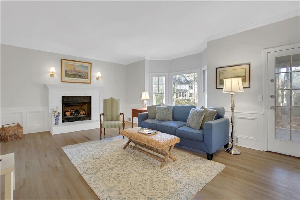 2405 Kimbrough Court Sandy Springs, GA 30350 - Photo 4 of 62