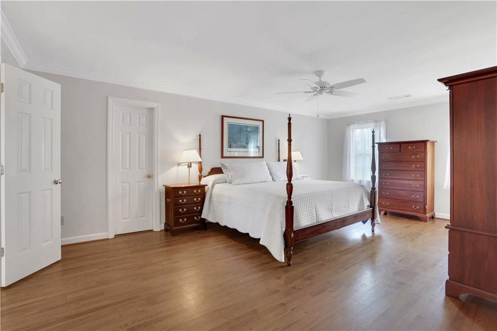 2405 Kimbrough Court Sandy Springs, GA 30350 - Photo 7 of 62