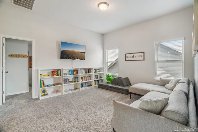 $350,000 | 4931 Ranahan Pass, St. Hedwig, TX 78152