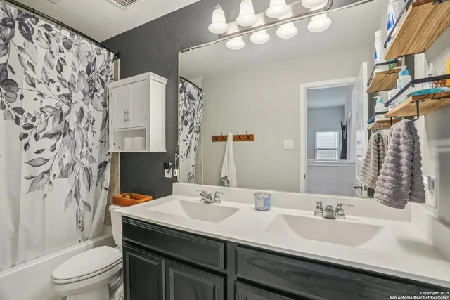 $350,000 | 4931 Ranahan Pass, St. Hedwig, TX 78152