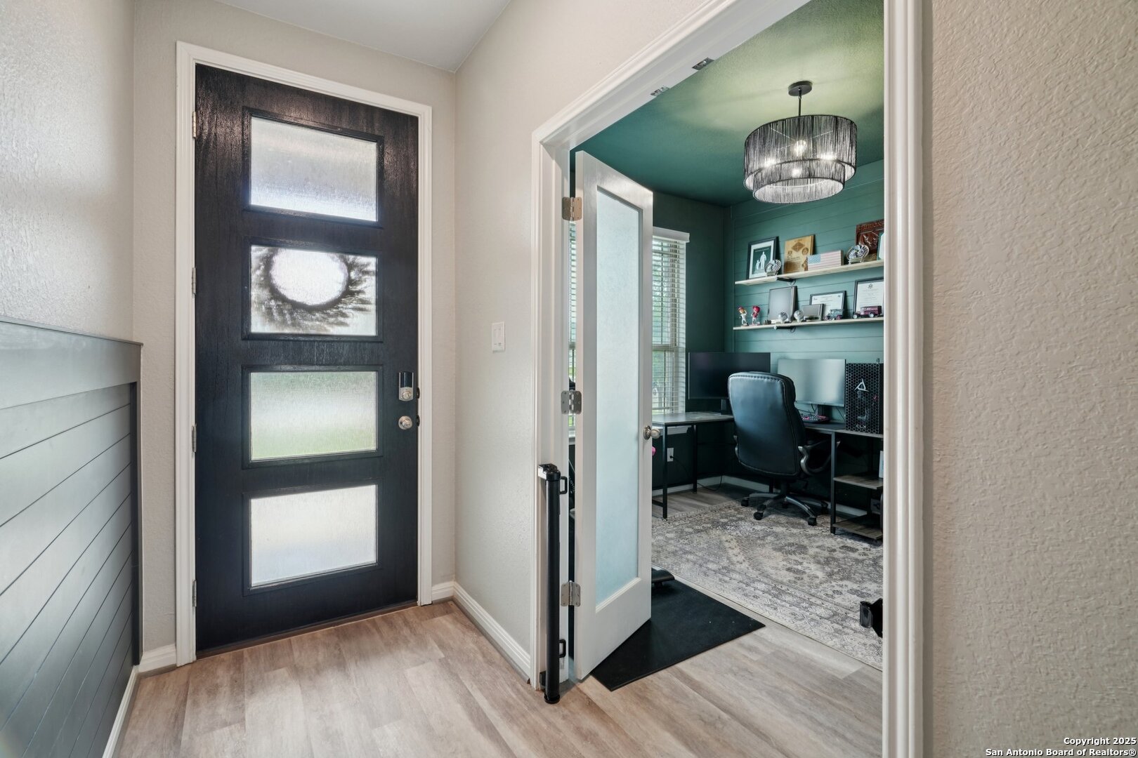 4931 Ranahan Pass St. Hedwig, TX 78152 - Photo 4 of 36