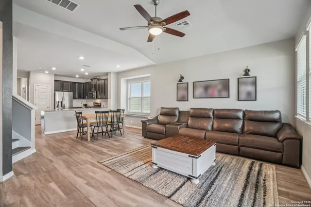 $350,000 | 4931 Ranahan Pass, St. Hedwig, TX 78152