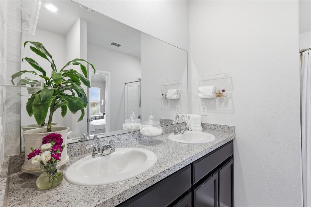 9200 Desertrock Road Fort Worth, TX 76131 - Photo 17 of 36