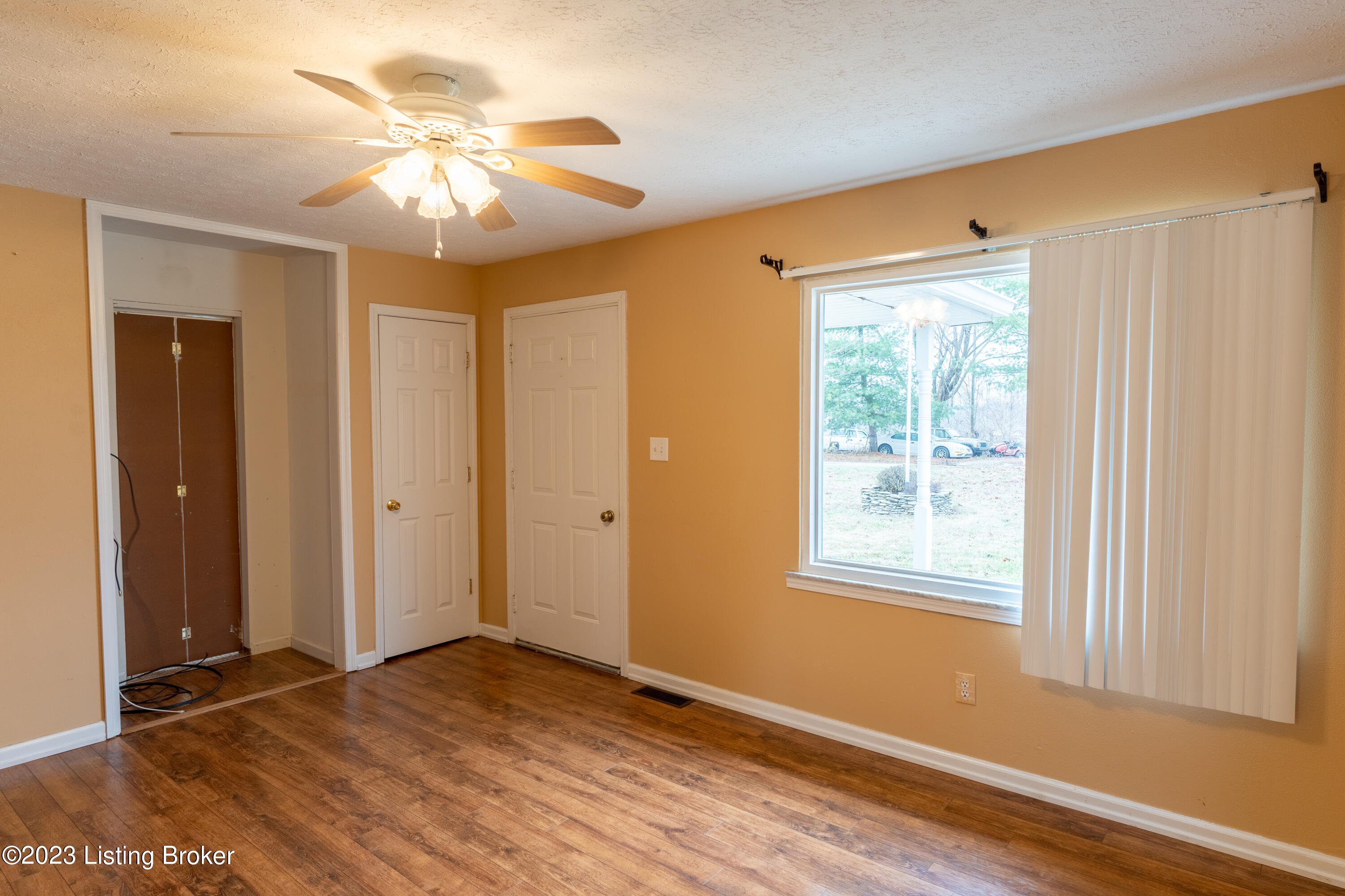 243 McCormack Road Waddy, KY 40076 - Photo 33 of 58 Living Room