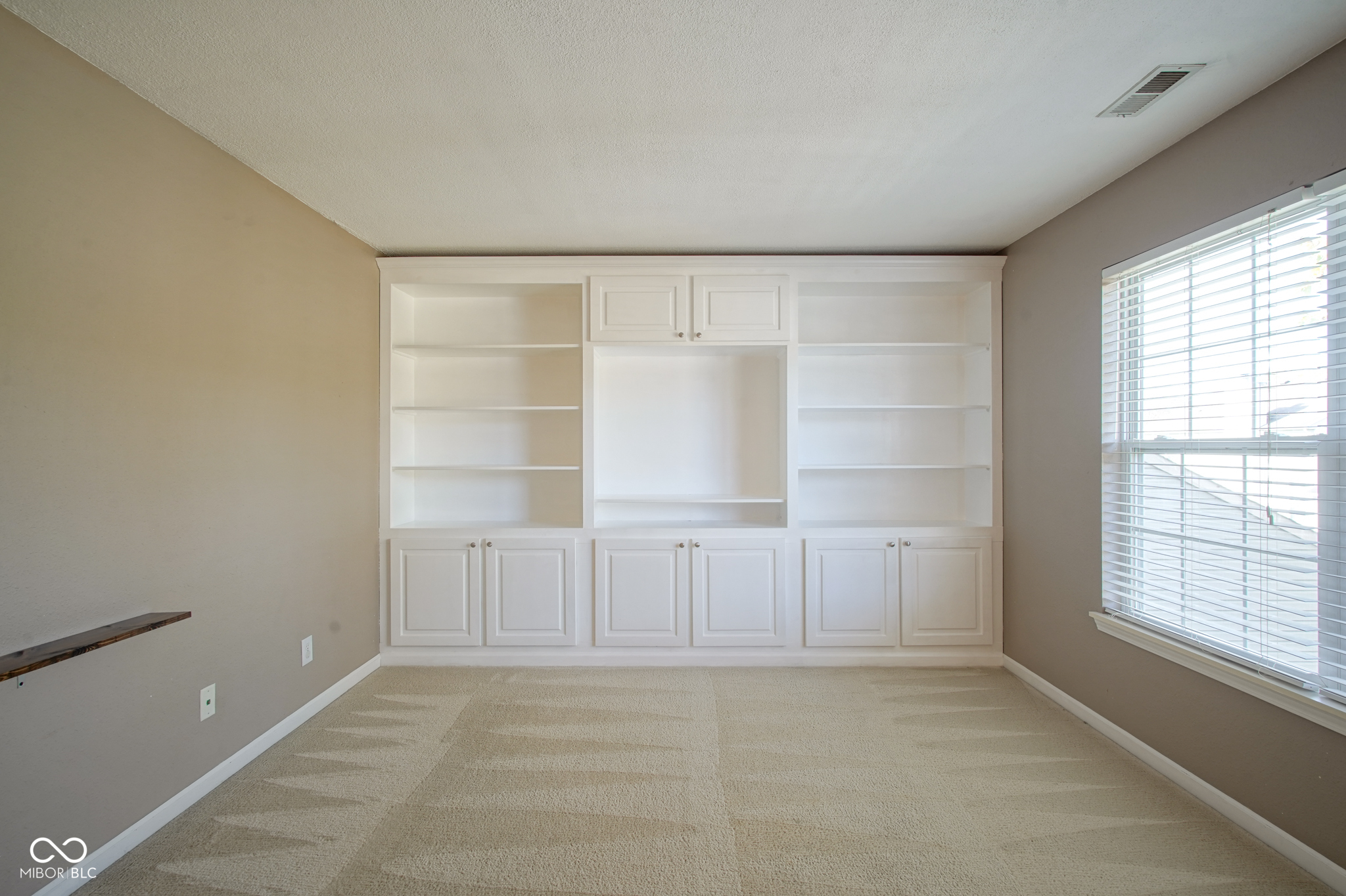 10872 Roundtree Road Fishers, IN 46037 - Photo 16 of 44 Gallery Image 16