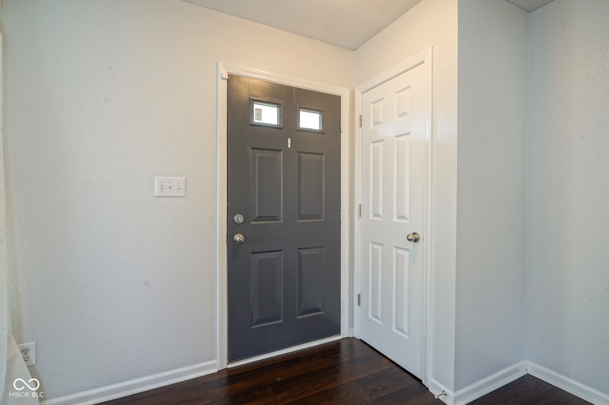 10872 Roundtree Road Fishers, IN 46037 - Photo 3 of 44 Gallery Image 3