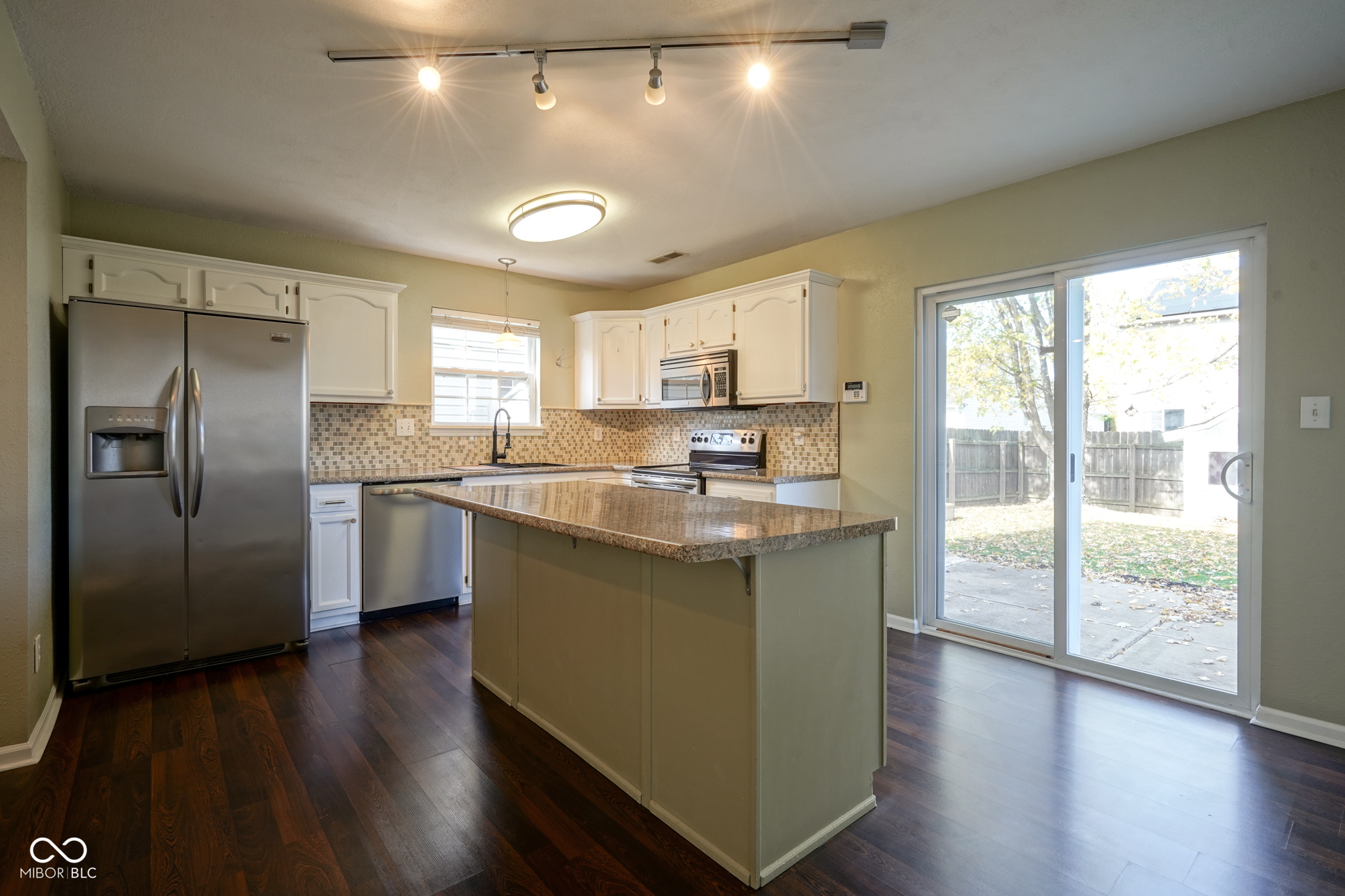 10872 Roundtree Road Fishers, IN 46037 - Photo 10 of 44 Gallery Image 10