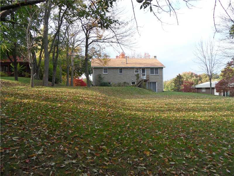 22 Sipe Road Coraopolis, PA 15108 - Photo 9 of 12 Yard/Garden.