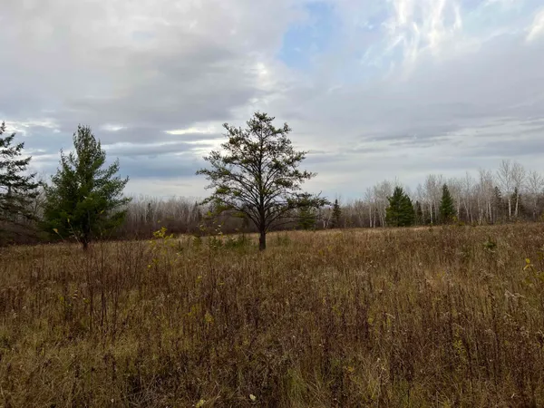 $400,000 | 55260 Highway 63, Grand View, WI 54856