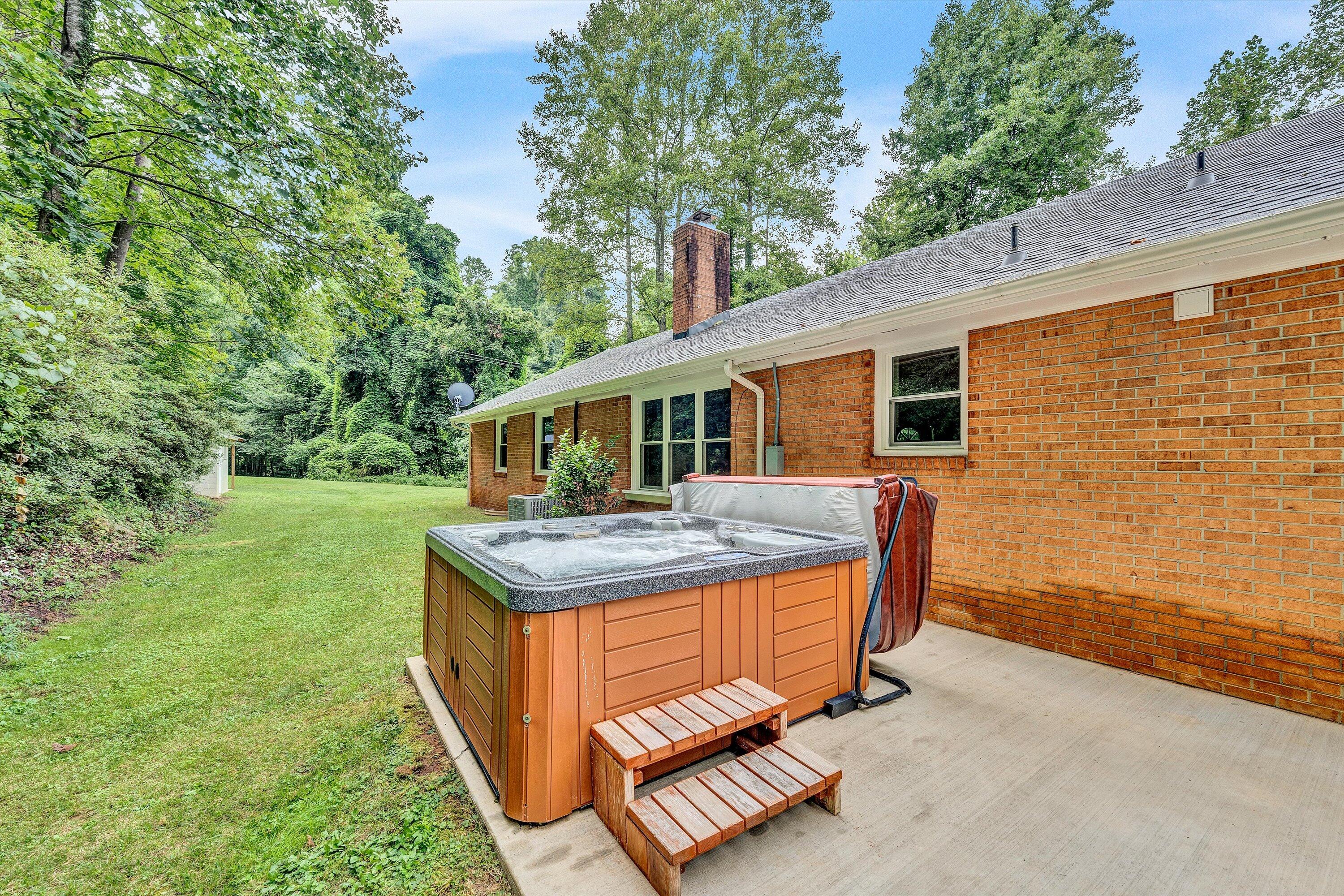 7776 Franklin Road Boones Mill, VA 24065 - Photo 25 of 47 25-080620240025