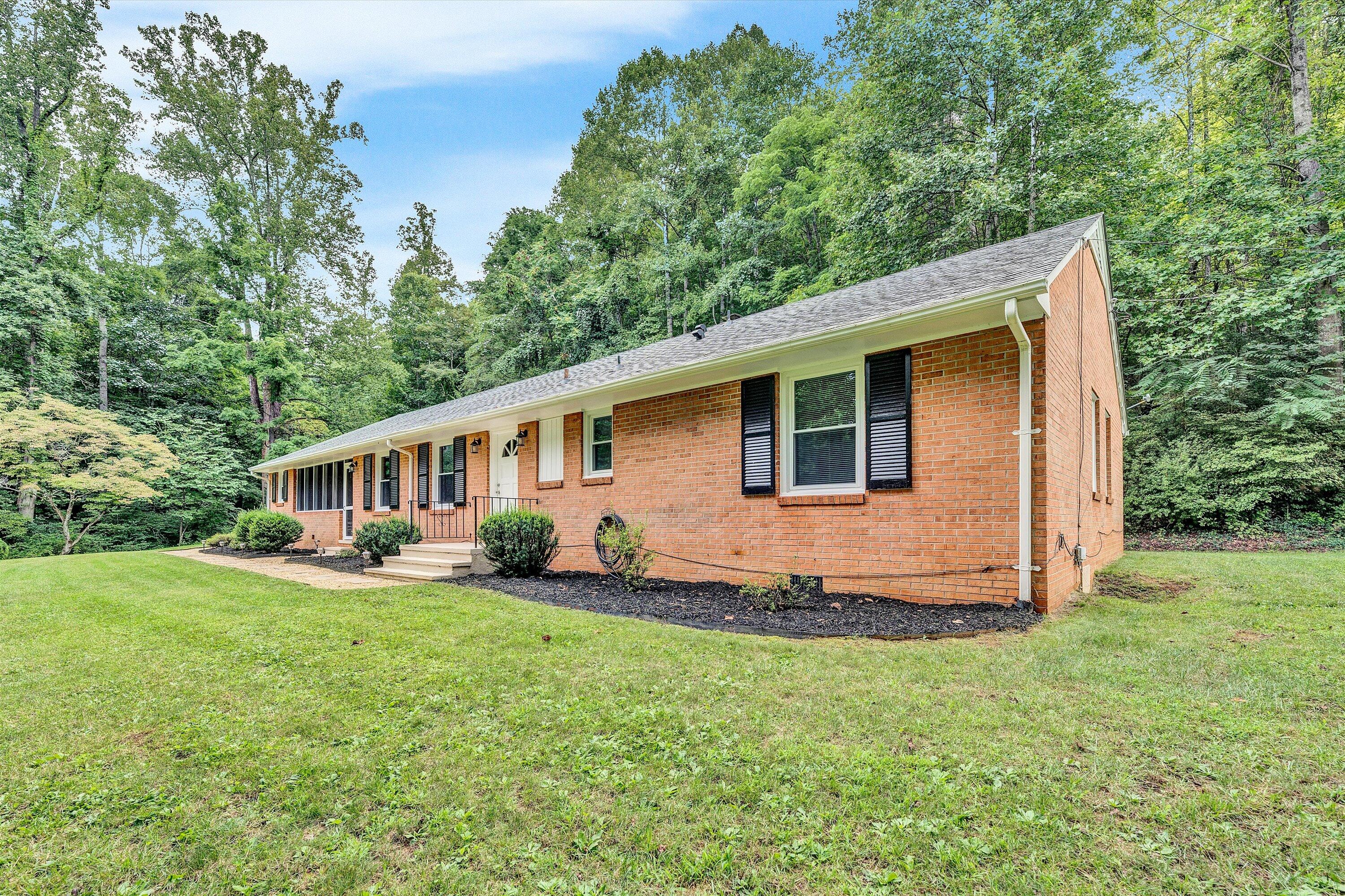 7776 Franklin Road Boones Mill, VA 24065 - Photo 3 of 47 03-080620240030