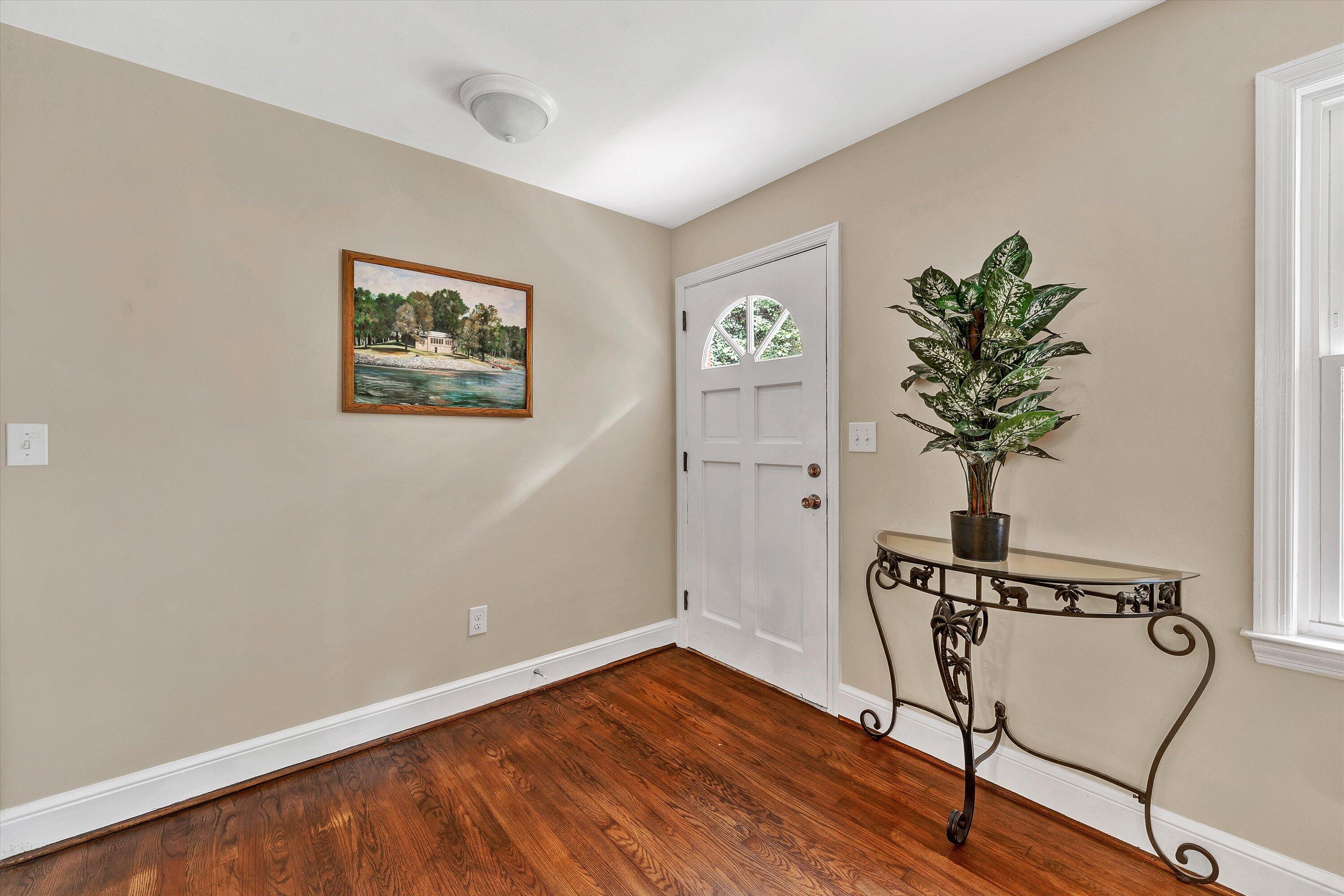 7776 Franklin Road Boones Mill, VA 24065 - Photo 4 of 47 04-080620240017