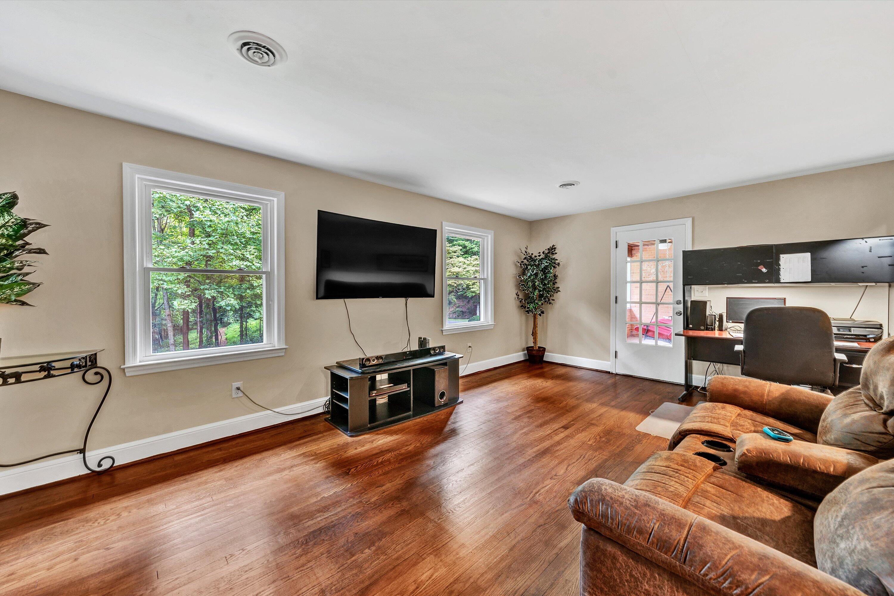 7776 Franklin Road Boones Mill, VA 24065 - Photo 5 of 47 05-080620240016