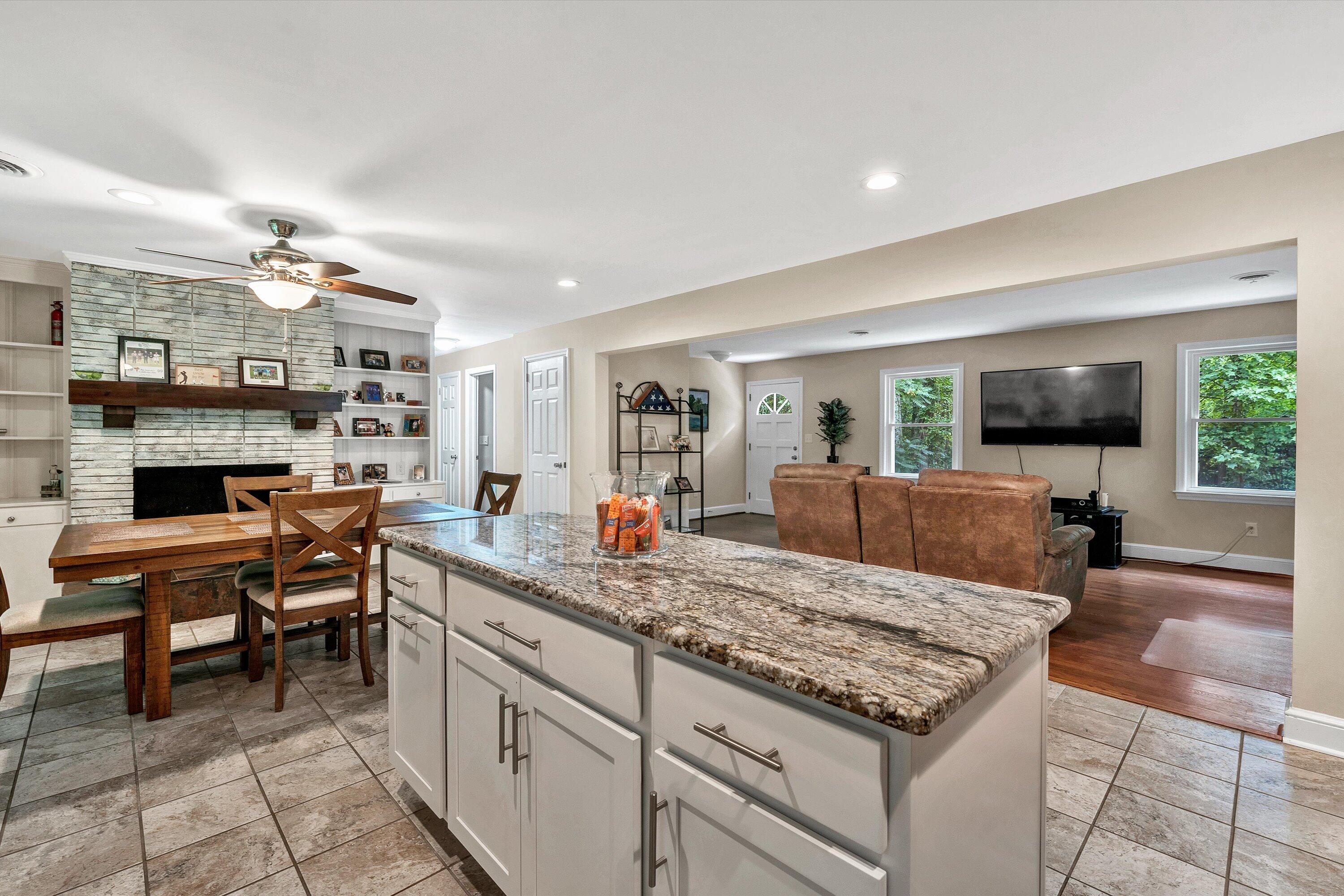 7776 Franklin Road Boones Mill, VA 24065 - Photo 10 of 47 10-080620240014