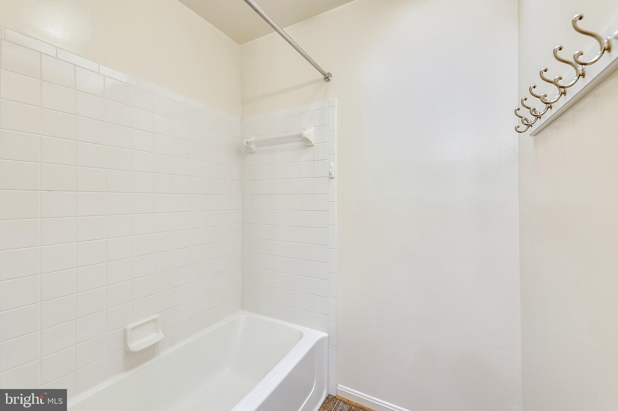 3804 Colony Point Place Edgewater, MD 21037 - Photo 21 of 34 Primary Bathroom
