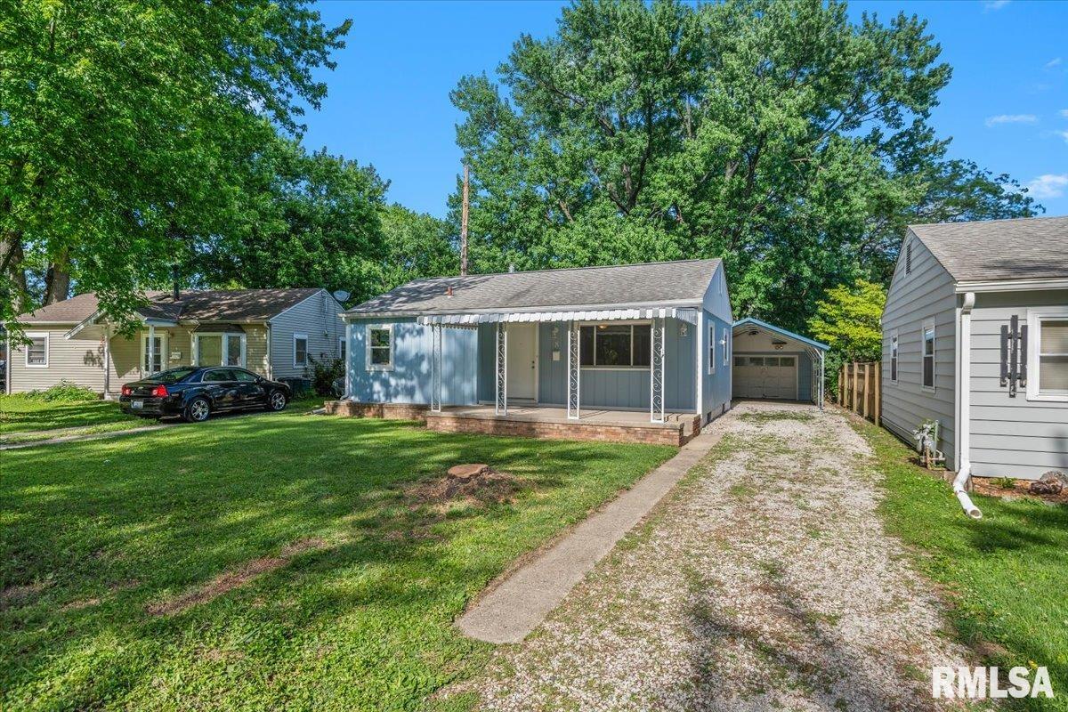 8 Douglas Court Springfield, IL 62704 - Photo 3 of 31