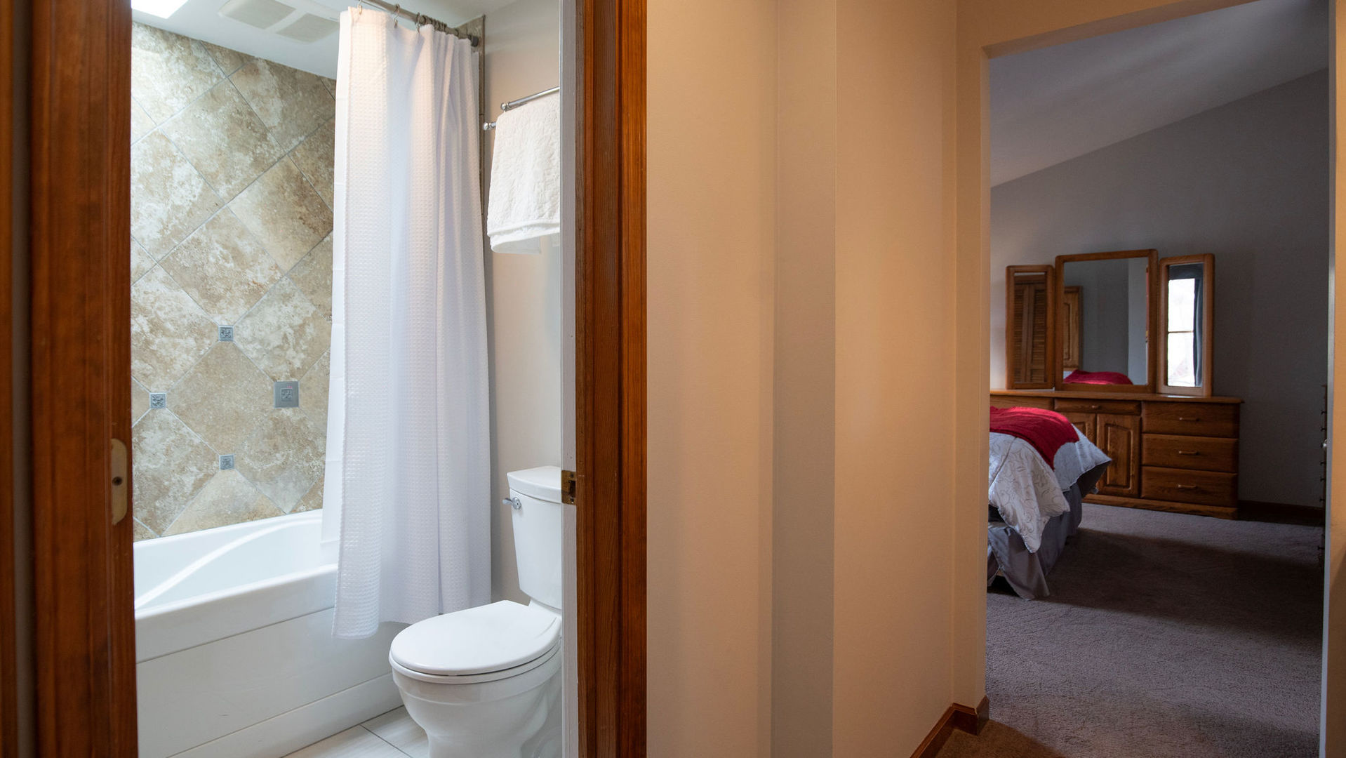 1836 Oak Avenue Northbrook, IL 60062 - Photo 16 of 41 a bathroom with a toilet tub and shower