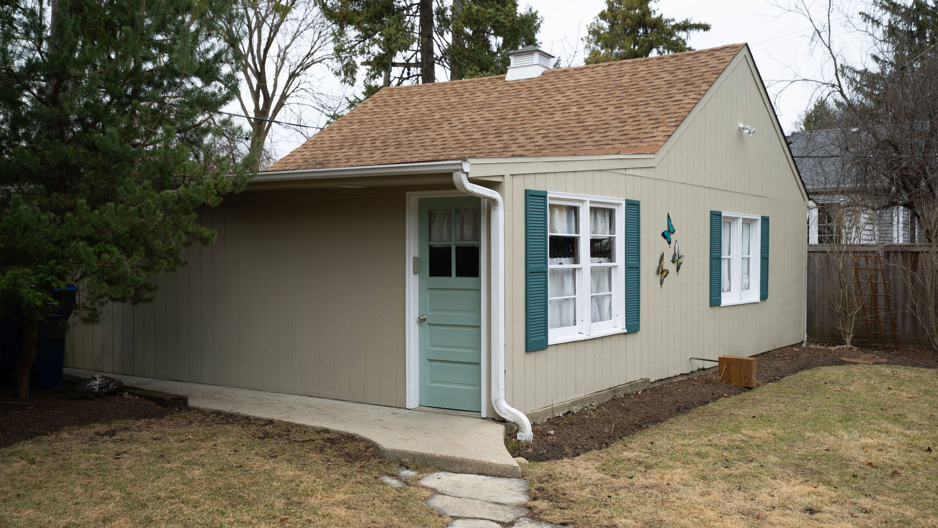1836 Oak Avenue Northbrook, IL 60062 - Photo 27 of 41 a front view of a house