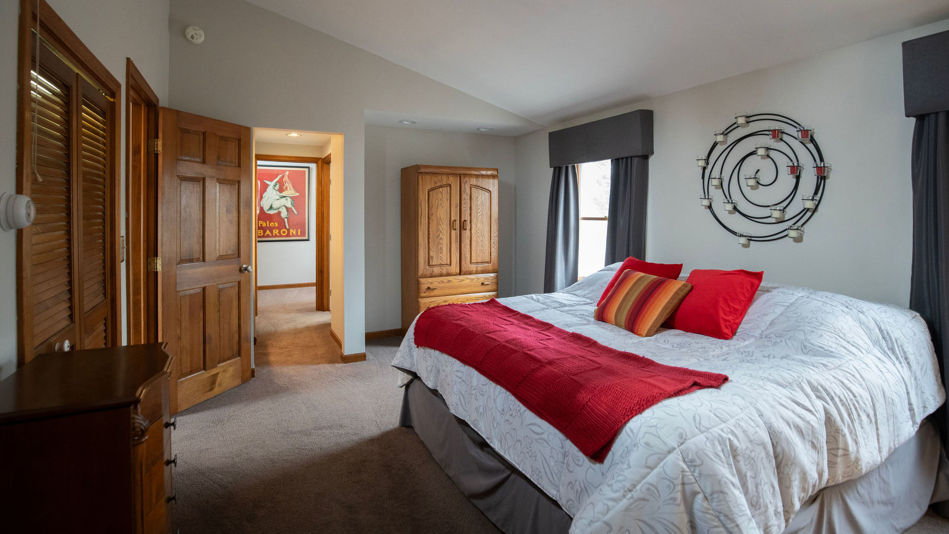 1836 Oak Avenue Northbrook, IL 60062 - Photo 8 of 41 a bedroom with a bed and a closet