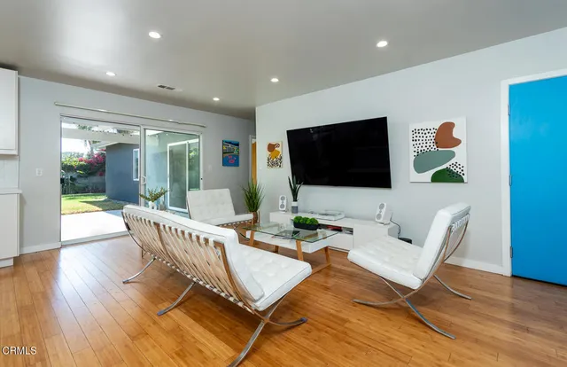 $899,000 | 17402 Cohasset Street, Van Nuys, CA 91406