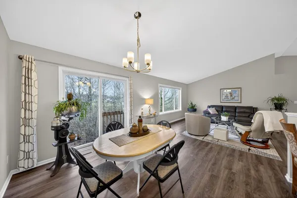 $374,900 | 1960 Pioneer Lane, Zumbrota, MN 55992