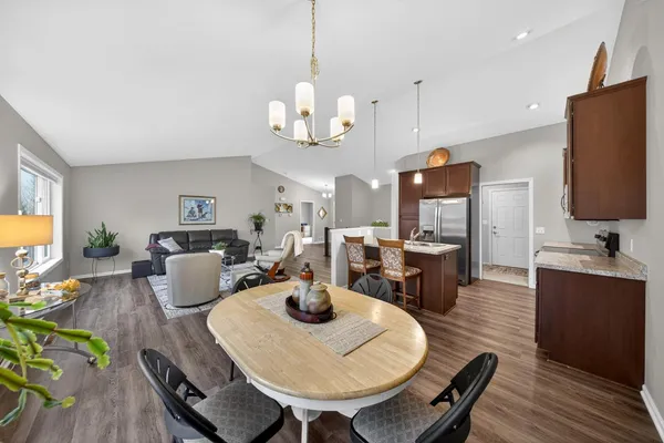 $374,900 | 1960 Pioneer Lane, Zumbrota, MN 55992