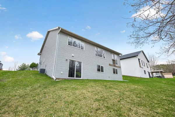 $374,900 | 1960 Pioneer Lane, Zumbrota, MN 55992