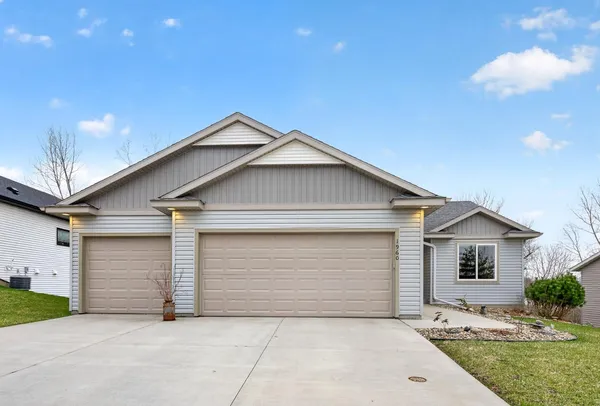 $374,900 | 1960 Pioneer Lane, Zumbrota, MN 55992