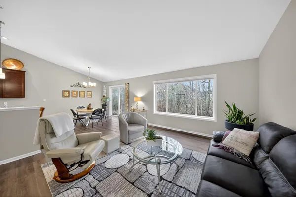 $374,900 | 1960 Pioneer Lane, Zumbrota, MN 55992