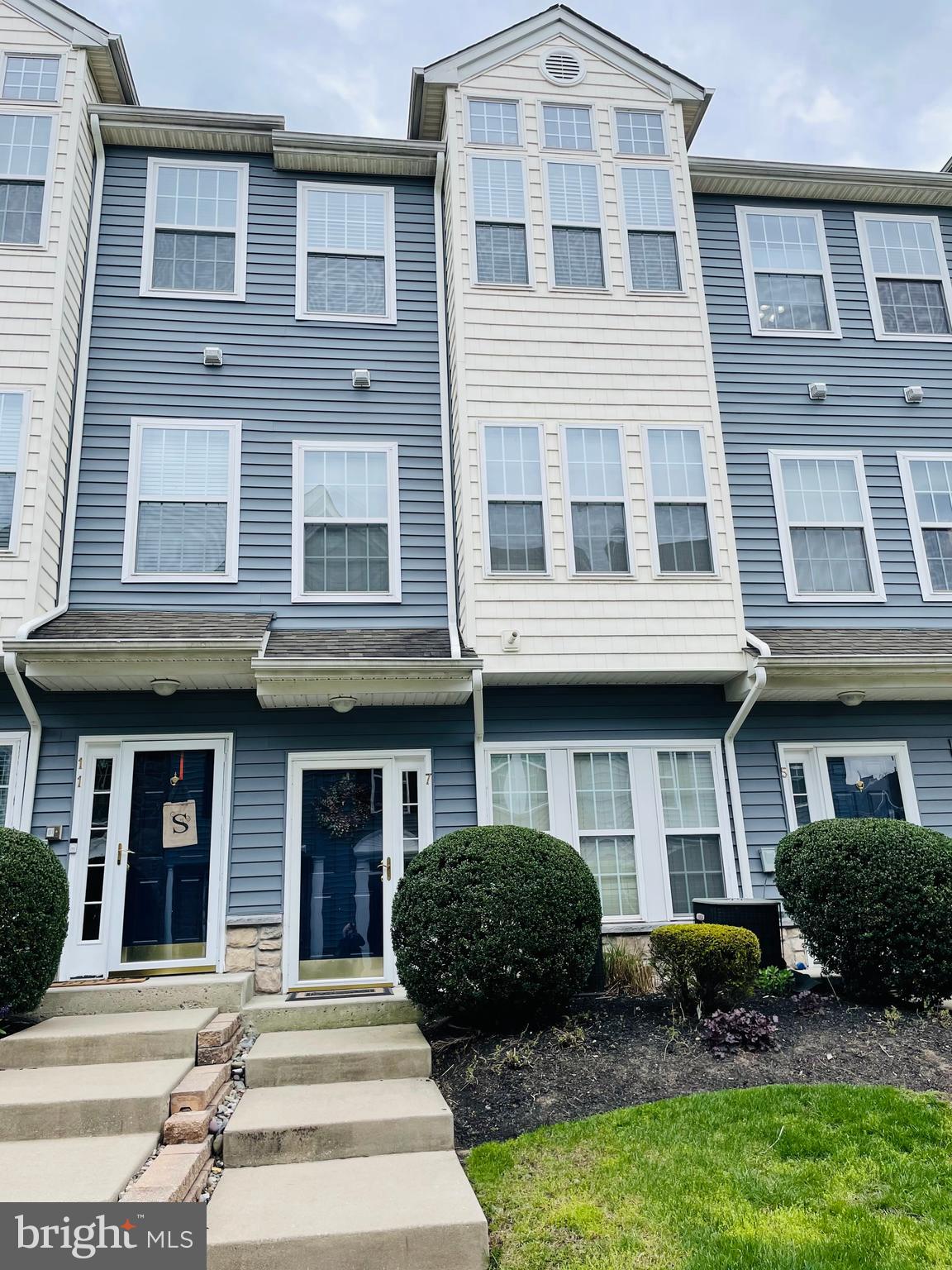 7 Fawn Ct.