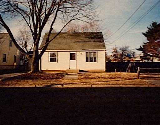 52 Lindesta Road Pawtucket, RI 02861 - Photo 1 of 1 Exterior Front.