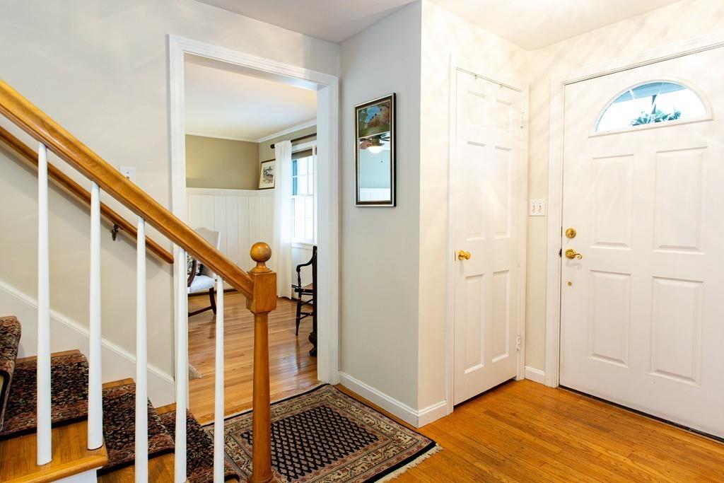 186 Viscount Road Longmeadow, MA 01106 - Photo 2 of 37