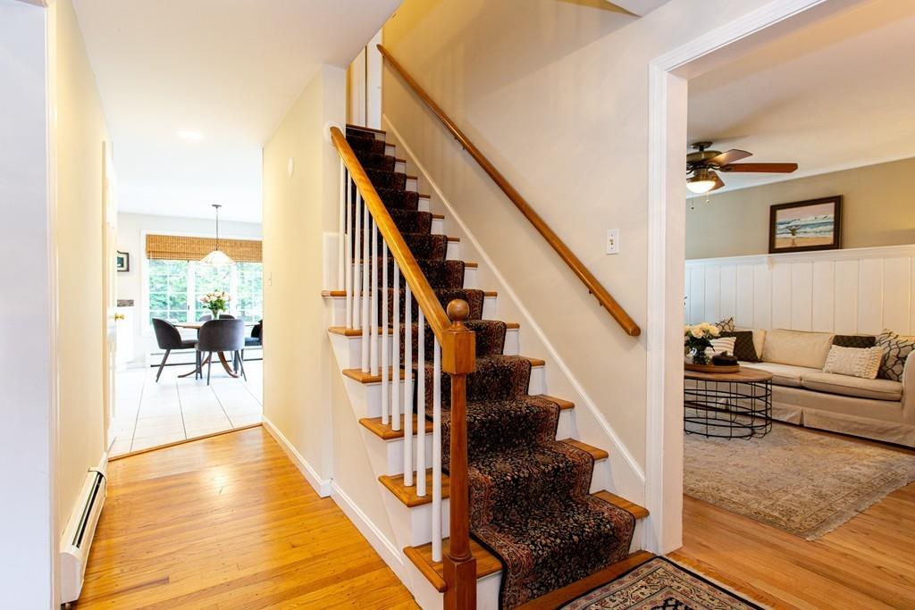 186 Viscount Road Longmeadow, MA 01106 - Photo 3 of 37