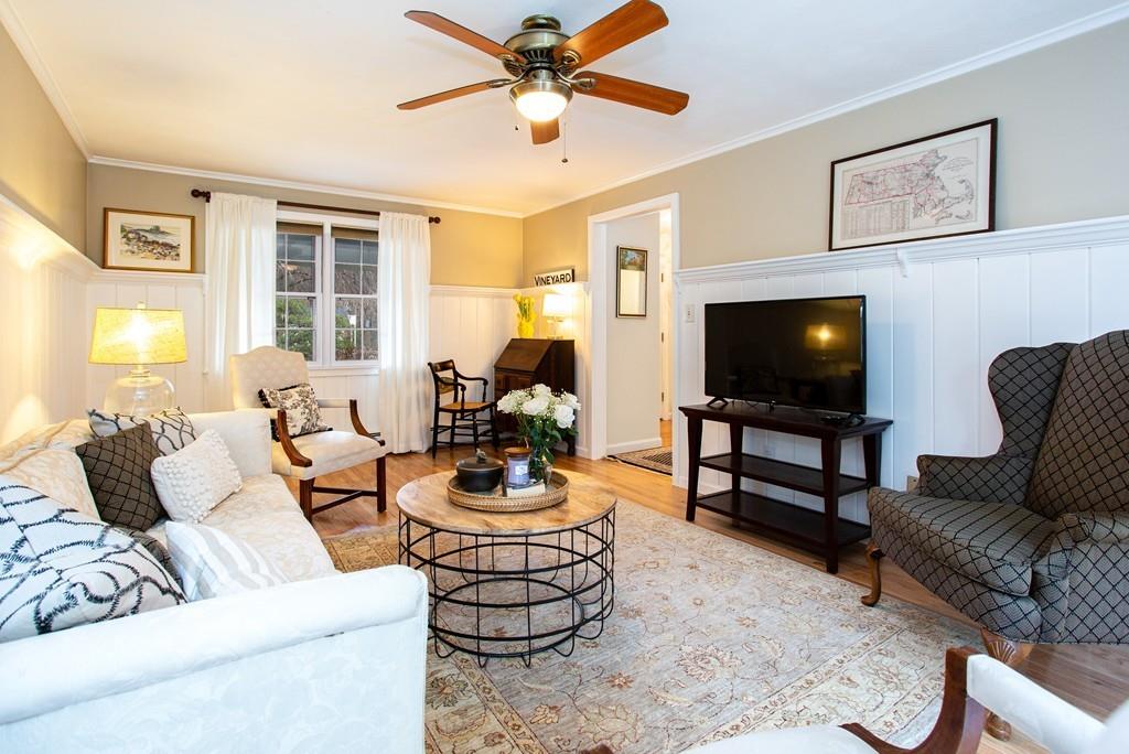 186 Viscount Road Longmeadow, MA 01106 - Photo 4 of 37