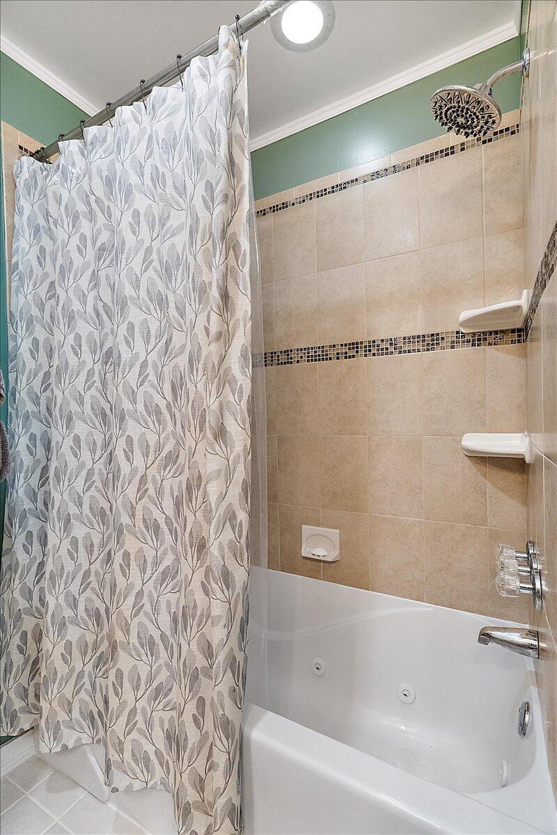 2139 Brown School Road St. Joseph, MI 49085 - Photo 16 of 34 Main Level Full Bath