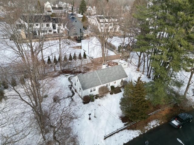 25 Arnold Road Hingham, MA 02043 - Photo 6 of 13 Gallery Image 6