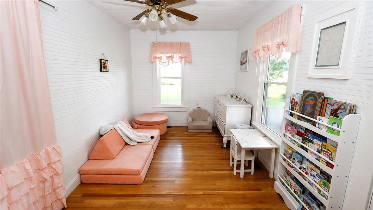 713 Rock Spring Road Summer Shade, KY 42166 - Photo 18 of 52 Gallery Image 18