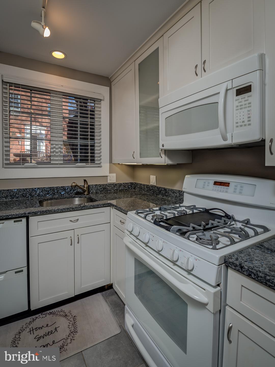 3522 Gunston Road Alexandria, VA 22302 - Photo 14 of 31 Updated kitchen with upgraded appliances
