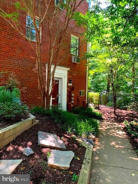 3522 Gunston Road Alexandria, VA 22302 - Photo 3 of 31