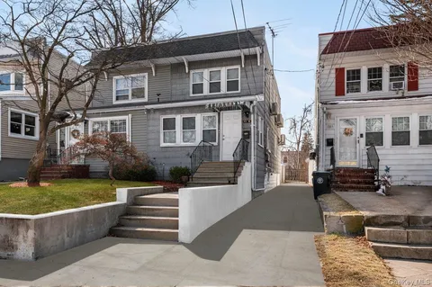 $828,000 | 4316 249th Street | Little Neck