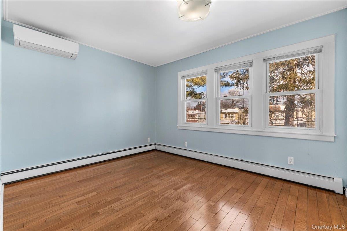 4316 249th Street Queens, NY 11363 - Photo 15 of 24