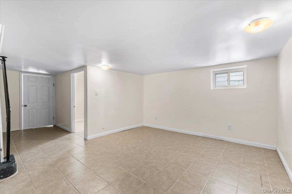 4316 249th Street Queens, NY 11363 - Photo 17 of 24