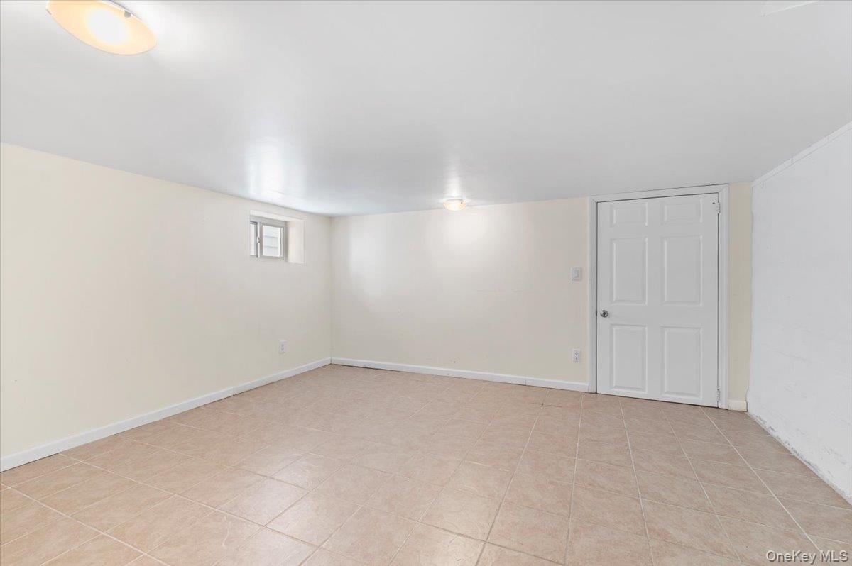 4316 249th Street Queens, NY 11363 - Photo 18 of 24