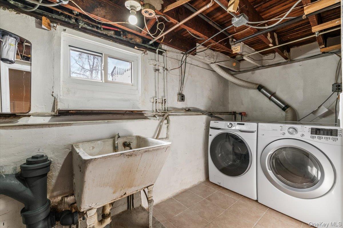 4316 249th Street Queens, NY 11363 - Photo 19 of 24