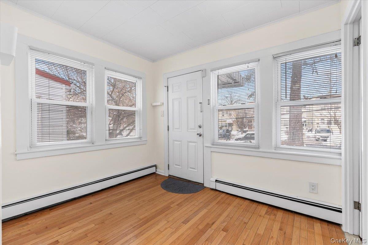 4316 249th Street Queens, NY 11363 - Photo 4 of 24